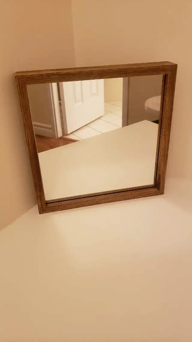 Square Wooden Framed Mirror in Home Décor & Accents in Markham / York Region - Image 2