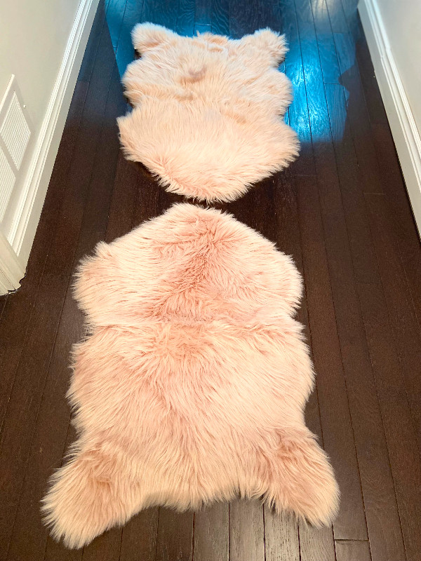 Faux Fur Rugs in Rugs, Carpets & Runners in City of Toronto - Image 2
