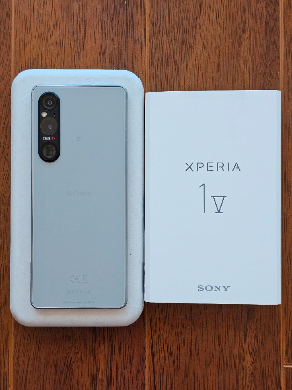 Brand New Unlocked Sony Xperia 1 V Dual SIM 512GB in Cell Phones in Richmond - Image 4