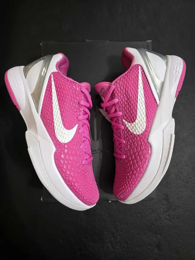 Kobe 6 Kay Yow size 8 in Men's Shoes in Mississauga / Peel Region - Image 4