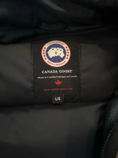 Canada Goose Freestyle black ladies vest size L, View more
