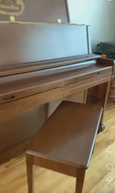 PIANO ACOUSTIQUE WURLITZER, View more