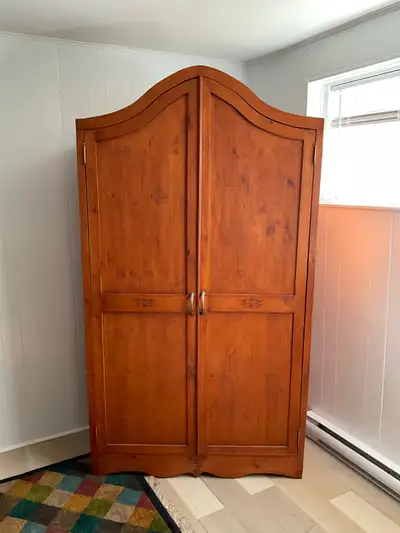 Armoire en cèdre, View more