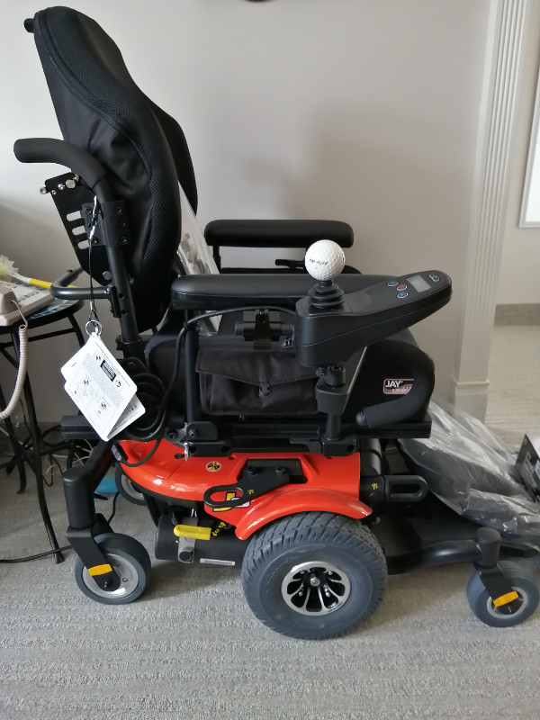 New Electric Wheelchair in Health & Special Needs in Kawartha Lakes - Image 2