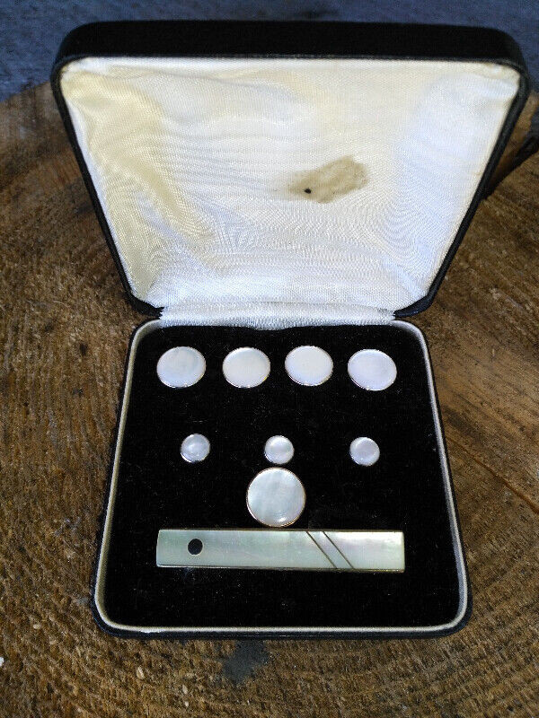 Antique/Vintage Set of Mother of Pearl Cuff Links, Tie Clip, Tie in Arts & Collectibles in Sunshine Coast