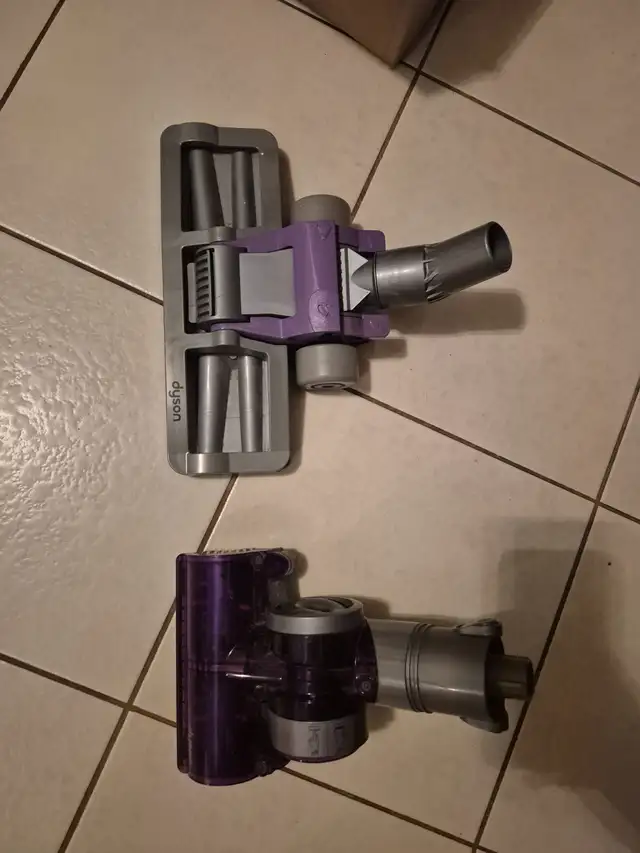 2 dyson vacuum brushes in Vacuums in Oakville / Halton Region - Image 3