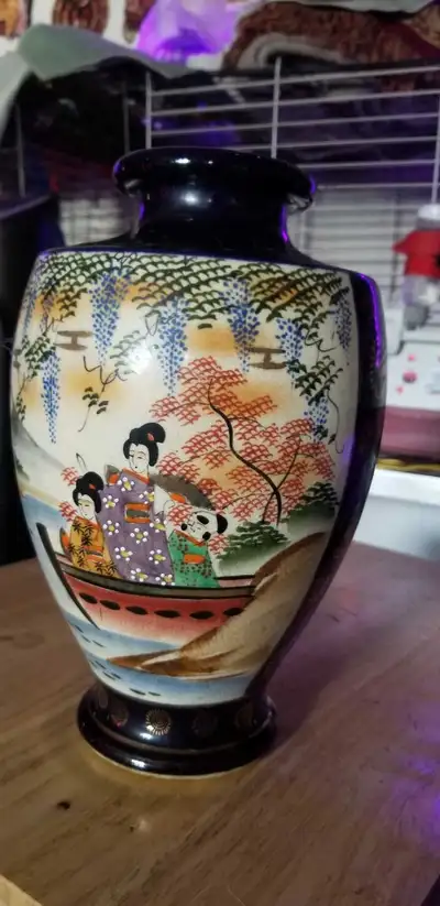 Japanese Satsuma Meiji vase signed, View more