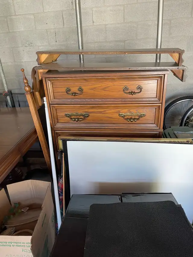 WOODEN DRESSER in Dressers & Wardrobes in Markham / York Region - Image 2