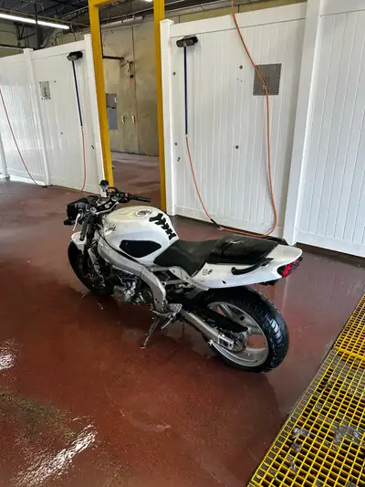 2000 Kawasaki ninja zx6r sport bike street fighter convertered 58xxxxk used as daily as car broke En...