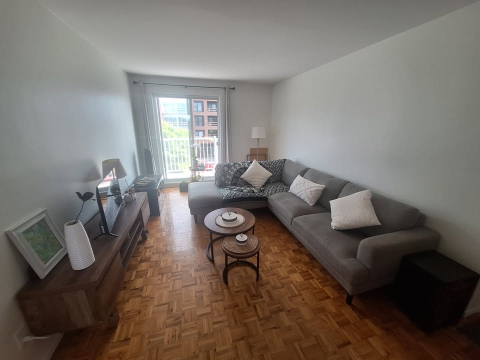 Chambre à louer à Laval (Laval-des-rapides) | 1er octobre — photo 1