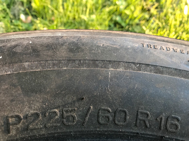 2x Pneus D’été Michelin 225/60R16 All-Season dans Pneus et jantes  à Ville de Montréal - Image 2