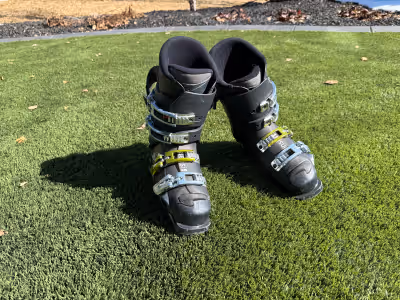 Selling Salomon X-Wave 8.0 Ski boots. 80 Flex. Women shoe size 7.0 Lightly used, but in good conditi...