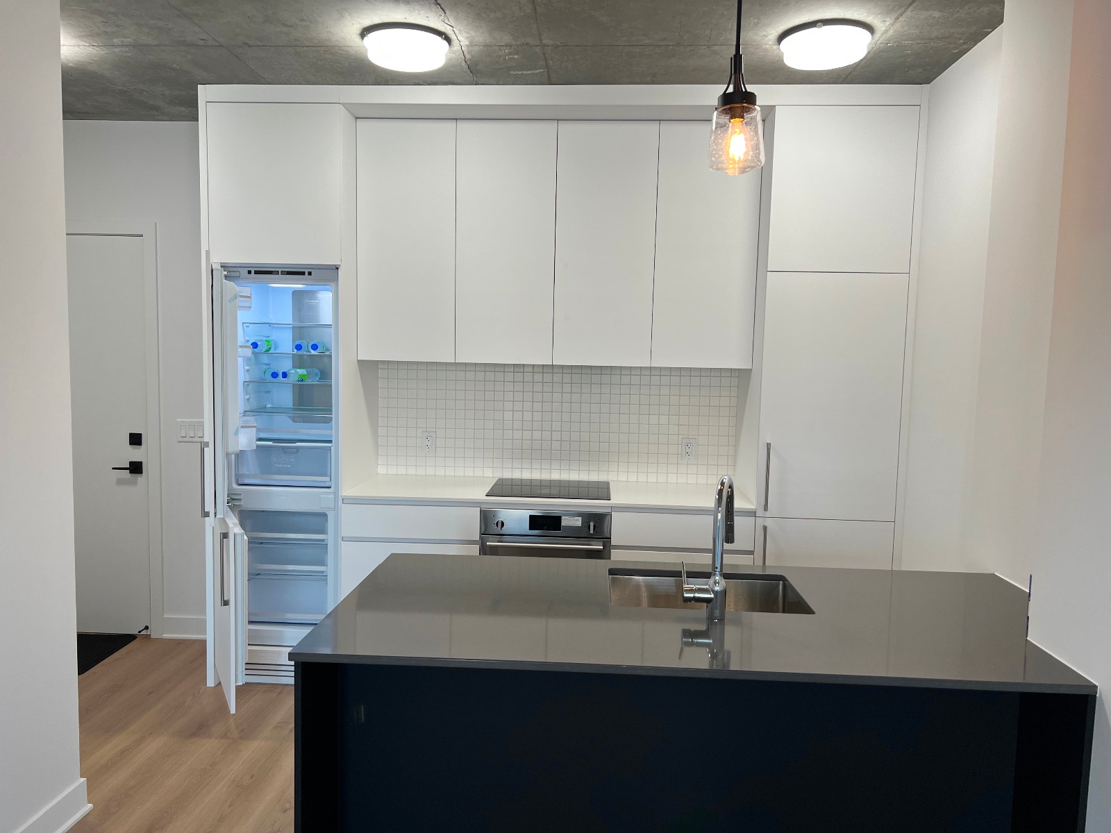 Apparemment, condo 3-1/2 avec de superbes espaces communs  $1575 — photo 1