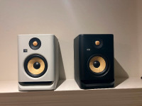 KRK Rokit 5 Generation 4 Bi-Amp 5’’ powered studio monitors