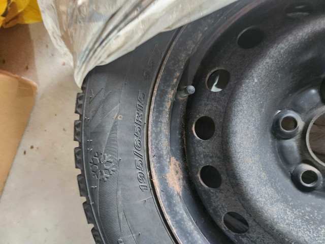 195/65 R15 winter tires on rims in Tires & Rims in Kitchener / Waterloo - Image 3