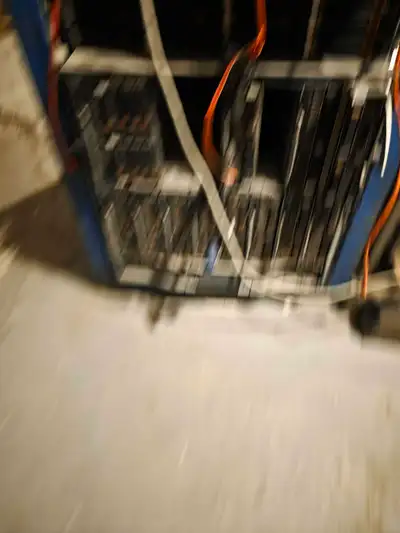 This is a used mining rig that has been well-maintained and is ready to get back to work. It feature...