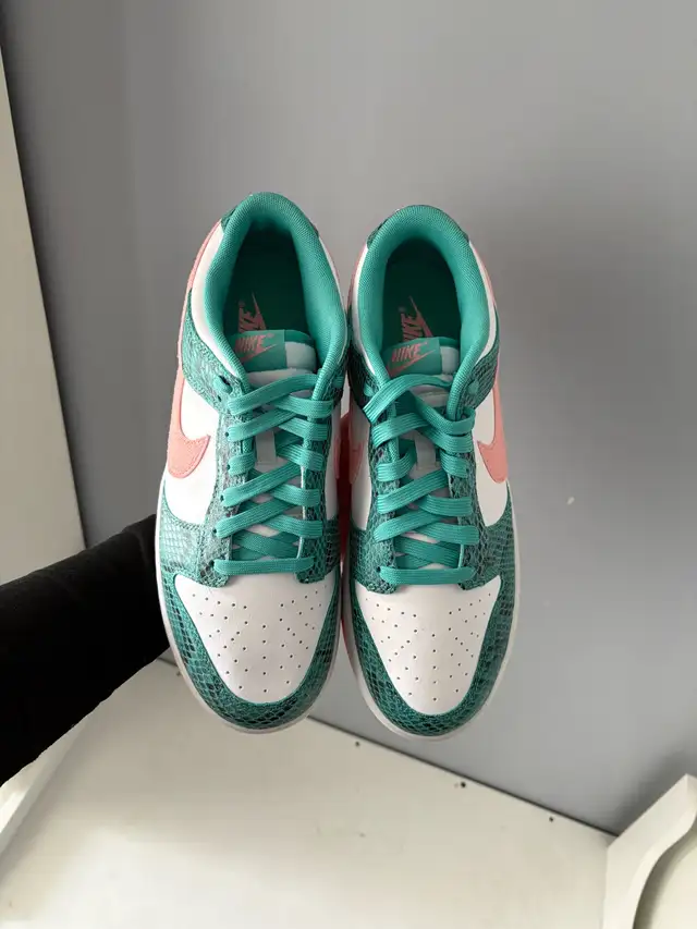 Women’s Size 9.5 Nike Shoes  in Women's - Shoes in Kitchener / Waterloo - Image 4