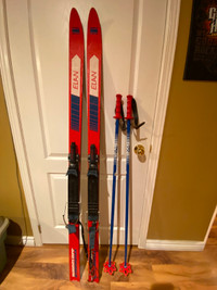 Vintage Dynoglass Elan Downhill Skis 158cm with Poles from 70s