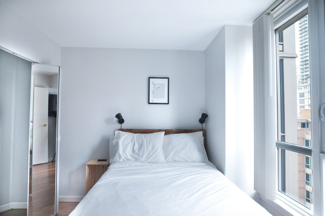 Fully Furnished Private Bedroom in Downtown | Utilities included in Room Rentals & Roommates in Vancouver - Image 2