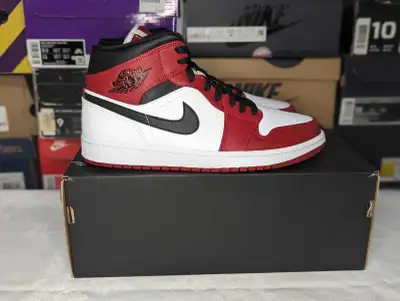 DS Air Jordan "Chicago" Retro 1 Mid - Size 9.5, View more