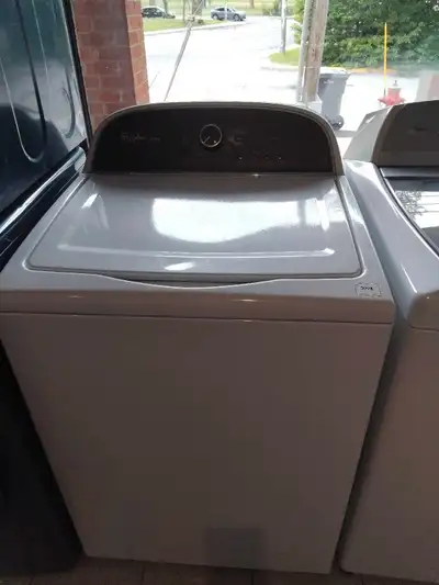 Je vends une laveuse Whirlpool Cabrio en bon état général. Cette laveuse offre une grande capacité e...