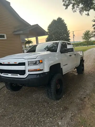 Comes with after market rims and tires and has 2 10 inch subwoofers in it Please don’t offer any tra...