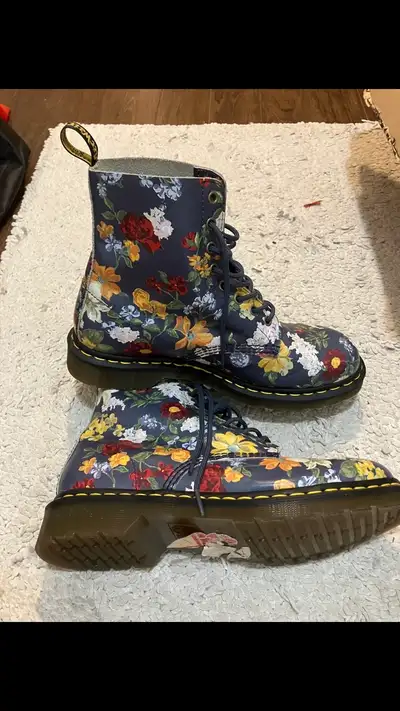 dr Martins, View more
