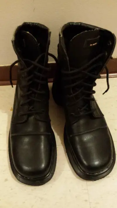 dr.martens in All Categories in London Kijiji Marketplaces