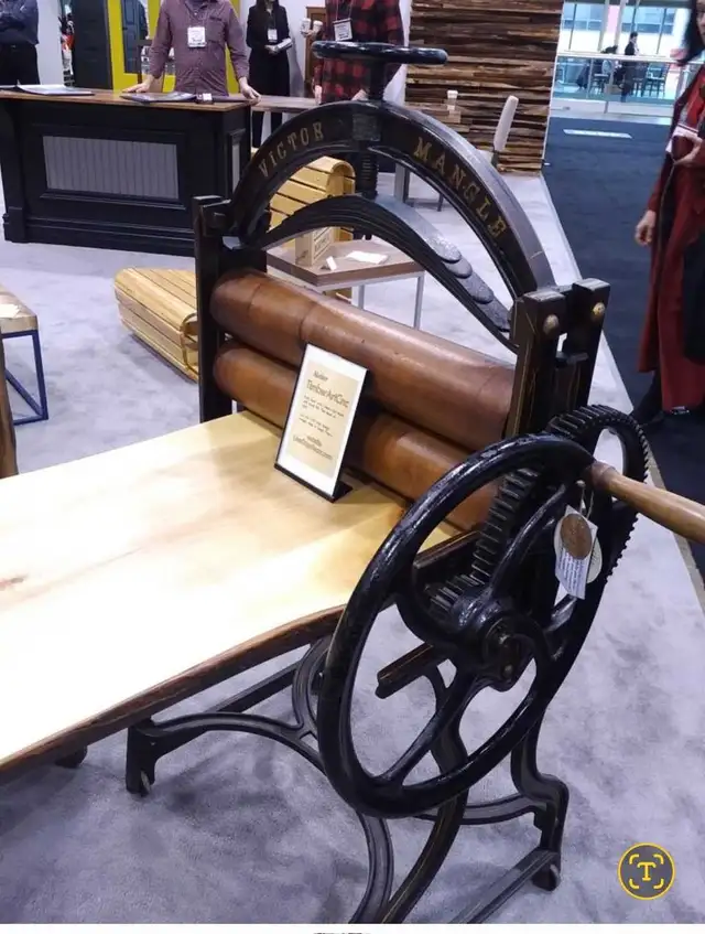 steampunk industrial table,retail display in Other Tables in Oakville / Halton Region - Image 2