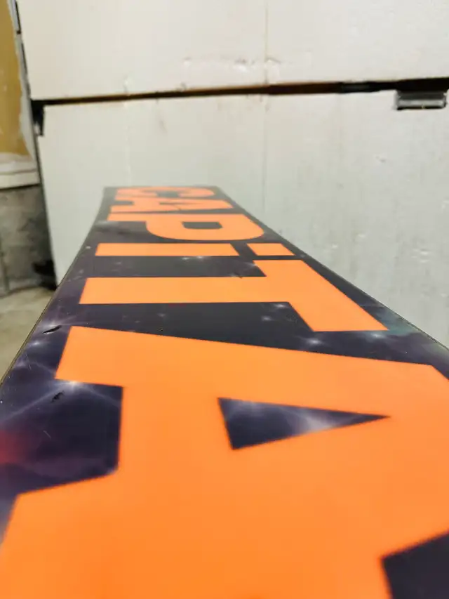 Capita snowboard 135 cm with Burton Freestyle medium bindings in Snowboard in Markham / York Region - Image 9