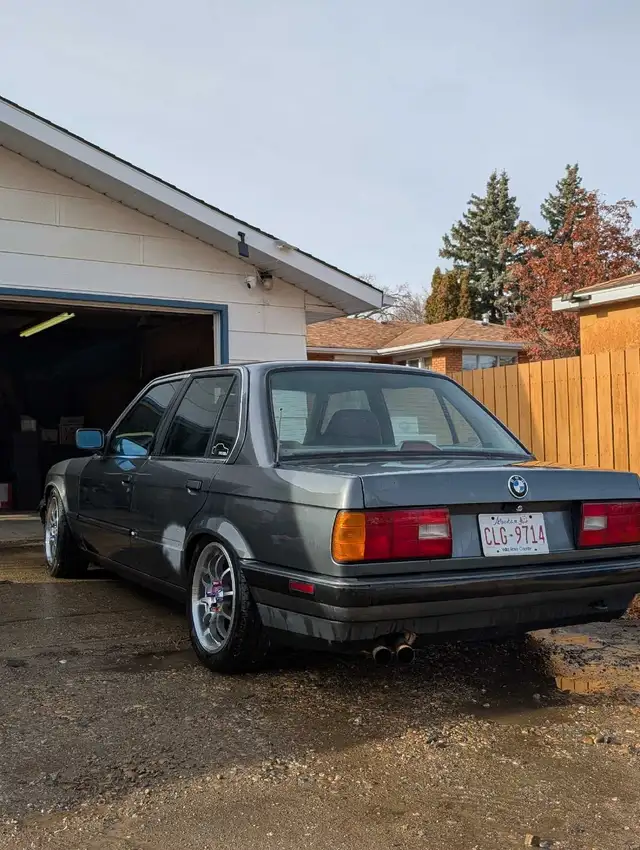 1990 BMW E30 450665855950540803