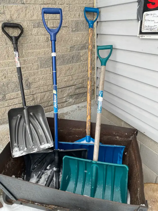 Snow Shovels,,New Roof Shovel,Garage Squeegee in Hand Tools in Norfolk County - Image 5