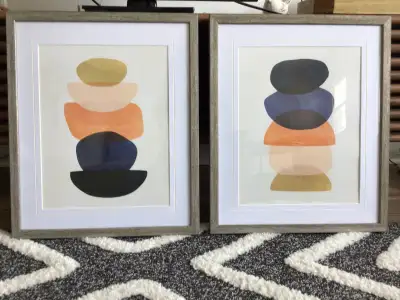 Jolis cadres modernes jamais utilisés. Ai payé 140 $ pour l'ensemble de 2 sur Wayfair il y a deux an...