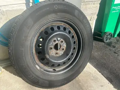 4 Michelin Latitude (3) and X-ice (1) winter tires on steel rims . Size 235/65/R17 Thread 60% Used o...