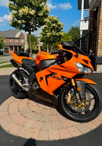2004 Kawasaki ZX10R The best ZX10R on the market! [49,000km] My uncle bought the bike brand new from...