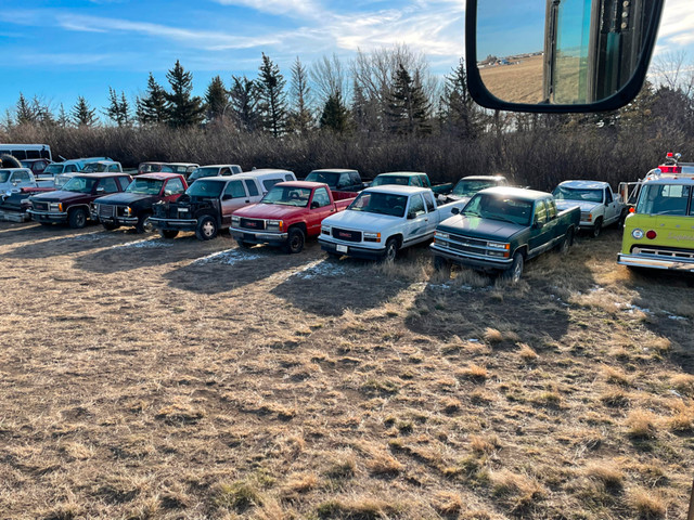PARTING OUT 20 1988 - 1998 OBS CHEV AND GMC TRUCKS 2 & 4WD PARTS in Other Parts & Accessories in Lethbridge - Image 2