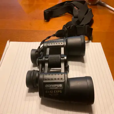 1. TRÈS BONNNES JUMELLES JAPONAISES OLYMPUS 8x42 modèle EXPS, casi neuves (peu utilisées pour divers...
