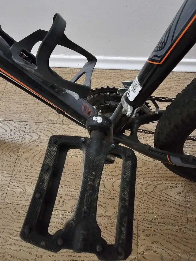 GT Aggressor Mountain Bike in Mountain in Kitchener / Waterloo - Image 4