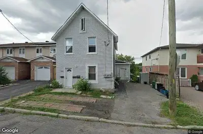 Spacious 2-Bedroom Main Floor Apartment – Great Location! Beautiful and bright 2-bedroom main floor...
