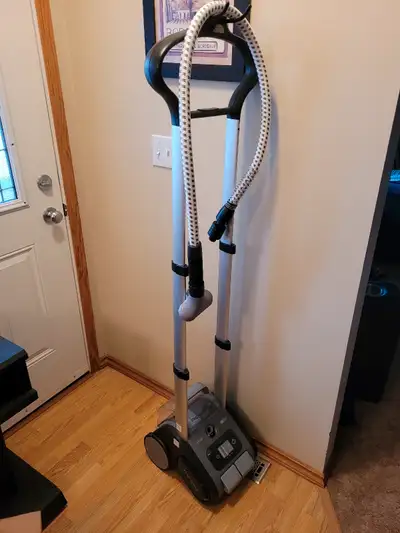 $200 steamer, works Great condition But, reduced $price due to fix needed where hose connects to mac...