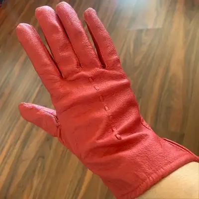Women red leather gloves, size 7, View more