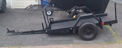 Une remorque gros métal super solide 4x8 700$ ok pour vus et camion Photo 1,2,3 Une remorque légère...