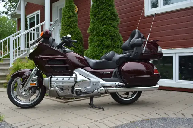 Honda Goldwing GL1800 in Touring in West Island - Image 6