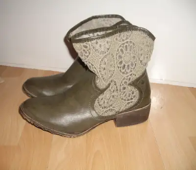 bottes cuir  "GROOVE" very cute boots __ size 8 US, View more