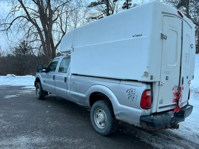 Ford F-250 Disel. in Cars & Trucks in Gatineau - Image 4