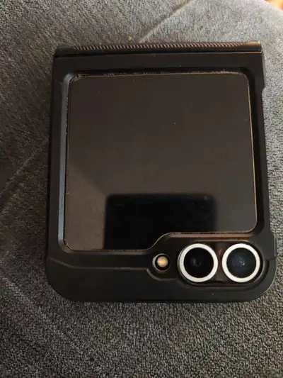 Samsung Galaxy Flip 6, View more