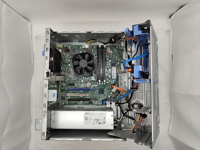 Dell Optiplex 7050 Tower Computer i7-7700 16GB 256GB SSD DVDRW in Desktop Computers in City of Toronto - Image 5