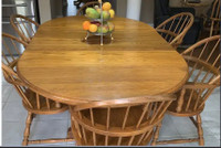 Solid Oak table and 6 chairs for sale in excellent condition