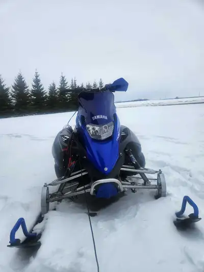 2008 Blue & White Yamaha fx nytro. Great condition. Electric start,121 track, after market exhaust....