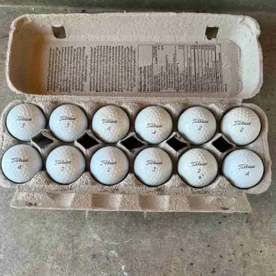 Dozen assorted titleist Pro V1 and Pro V1X Used in good condition
